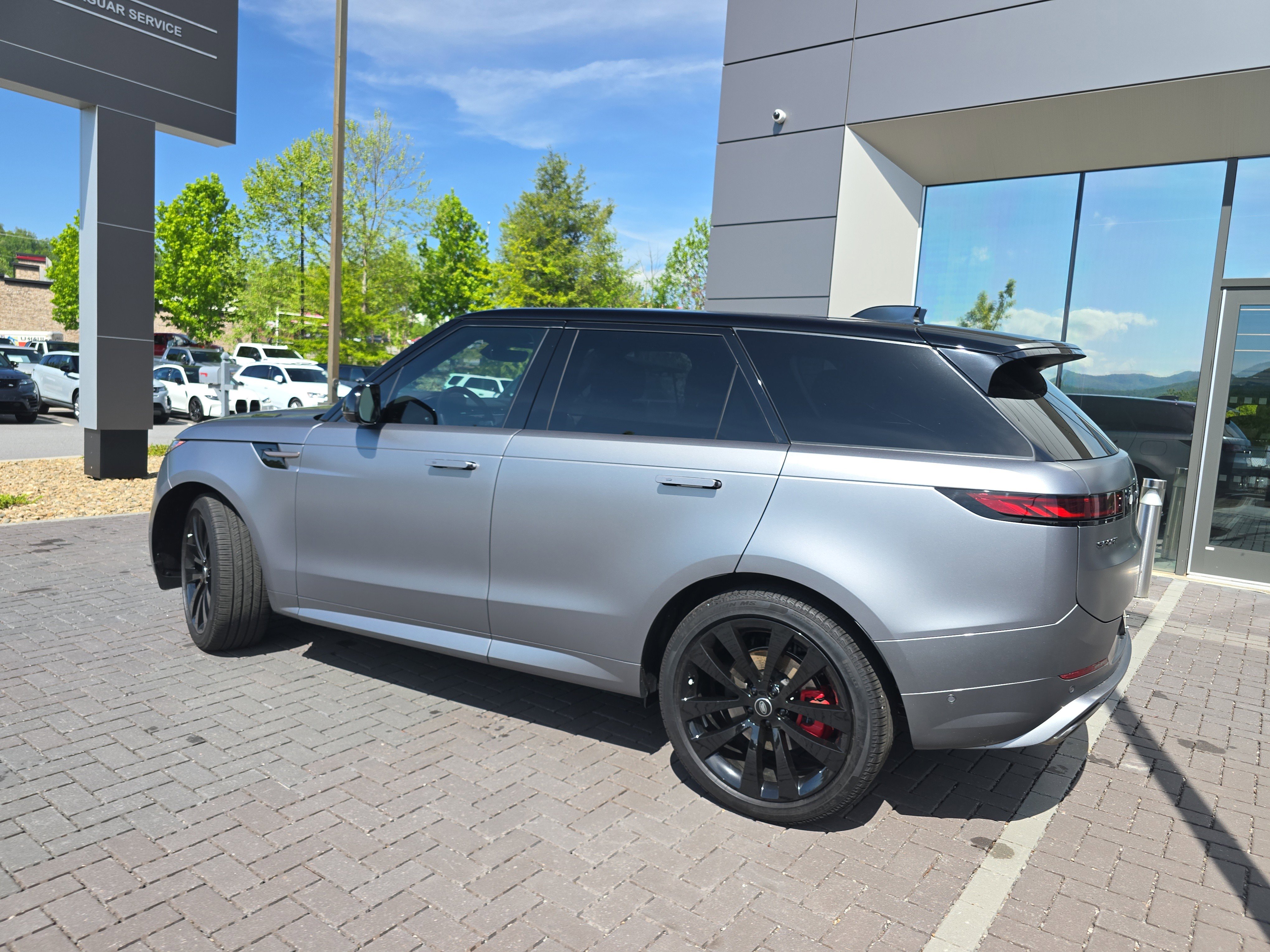Certified 2025 Land Rover Range Rover Sport Dynamic SE AWD/4WD image 7