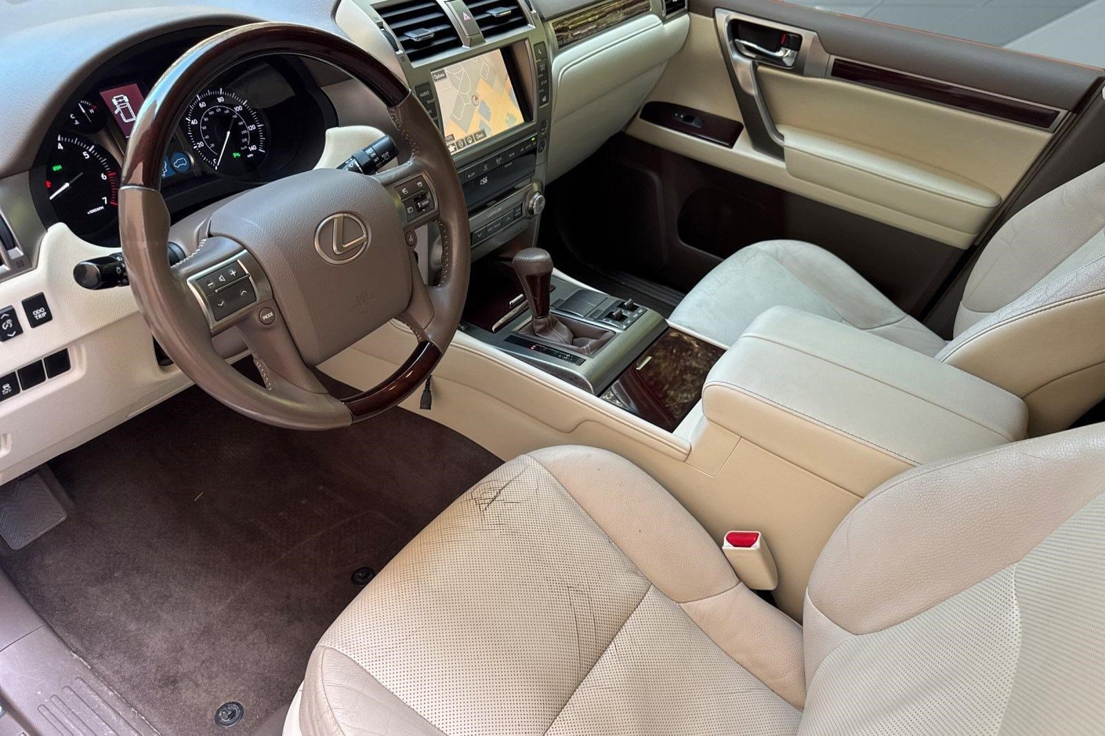 Used 2019 Lexus GX 460 Premium w/ Premium Package AWD/4WD image 4