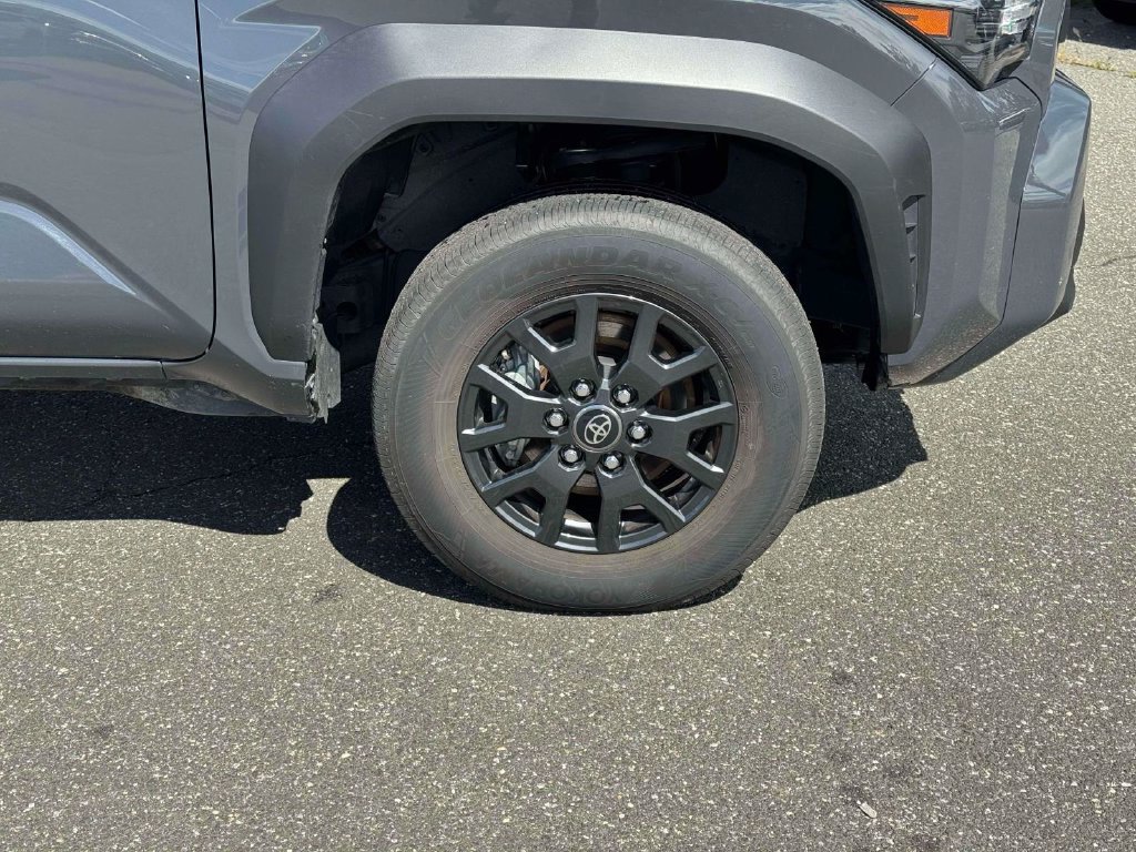 Used 2025 Toyota 4Runner SR5 AWD/4WD image 9