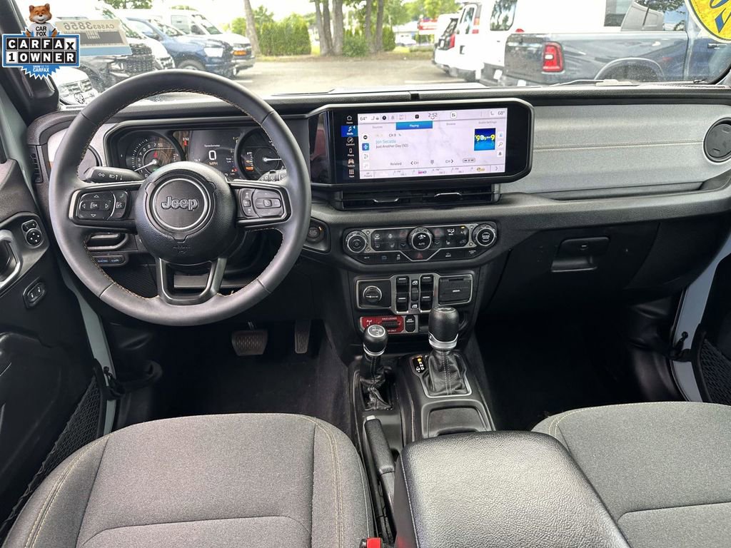 Used 2024 Jeep Wrangler Unlimited AWD/4WD image 12
