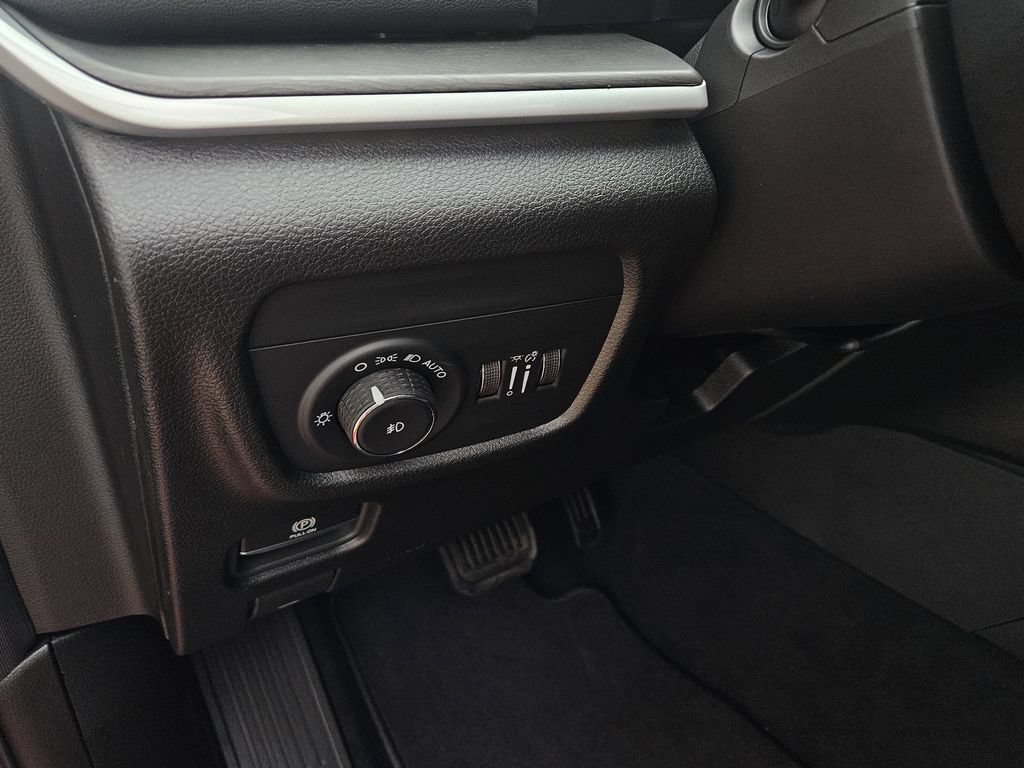 New 2026 Jeep Grand Cherokee Limited w/ Limited Altitude Package RWD image 15