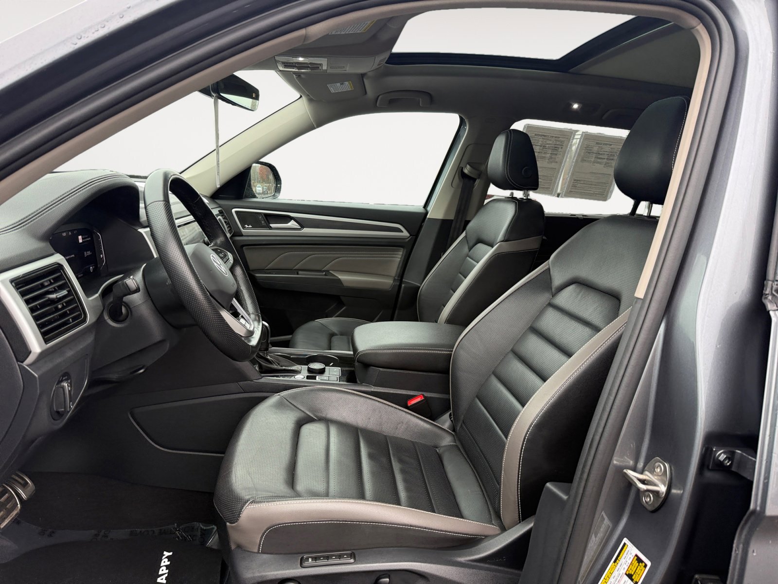 Used 2023 Volkswagen Atlas SEL Premium image 10