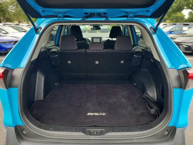 Used 2020 Toyota RAV4 LE w/ Carpet Mat Package FWD image 11
