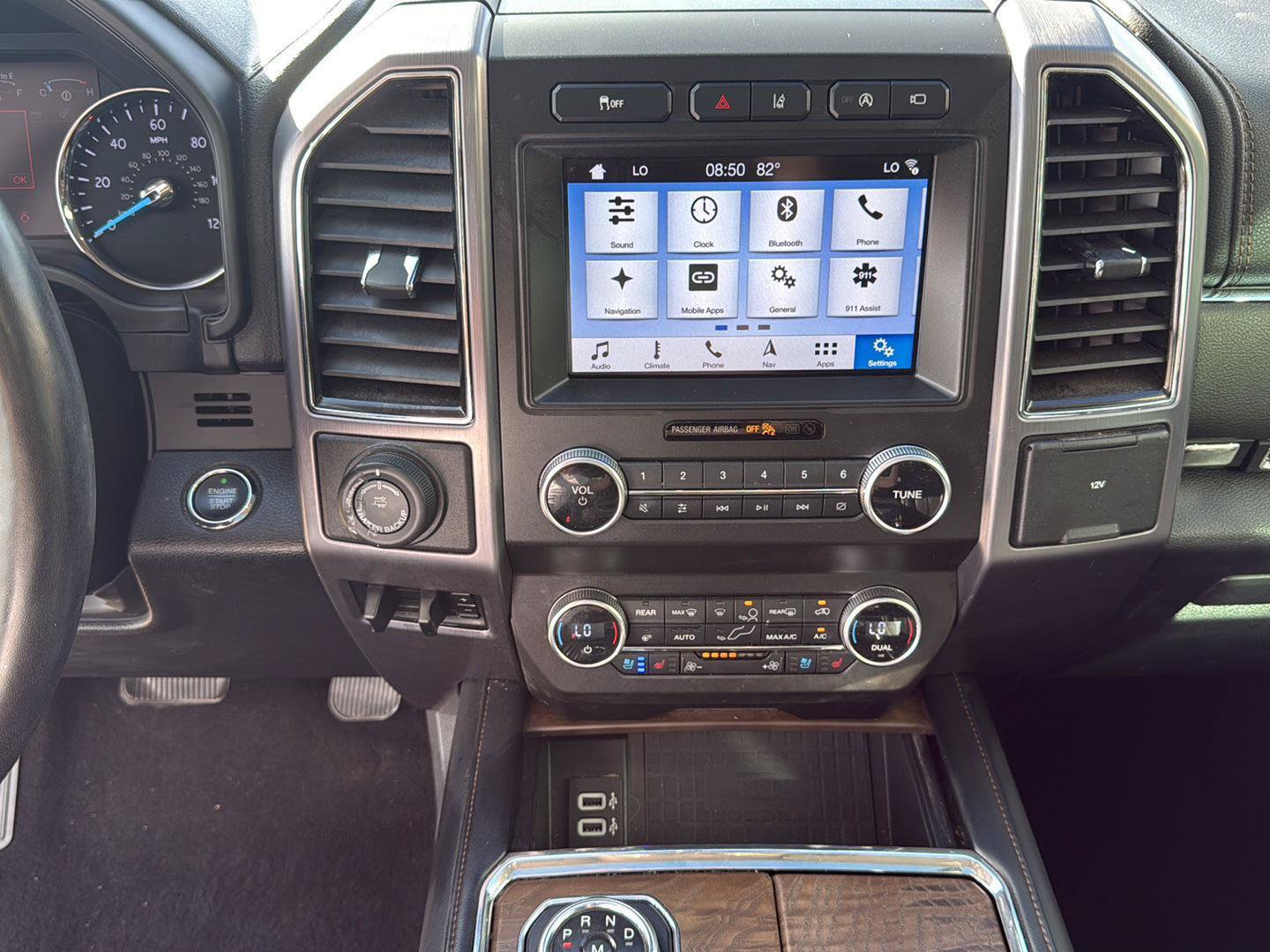 Used 2019 Ford Expedition Platinum RWD image 4