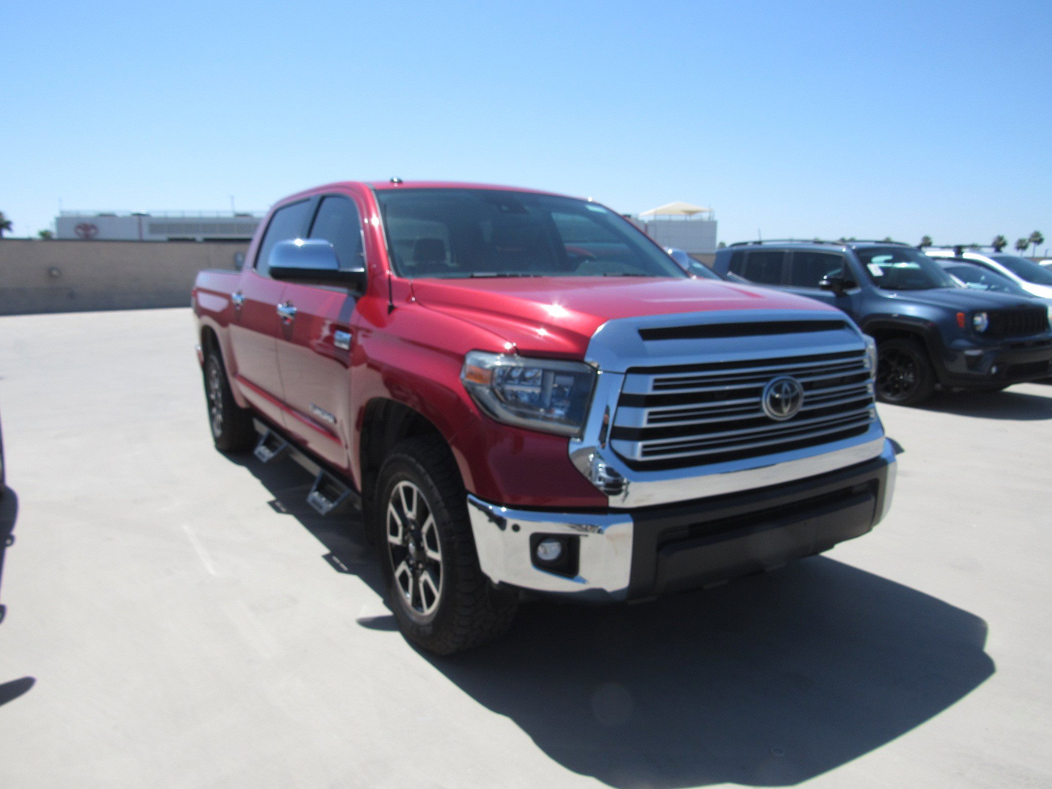 Used 2018 Toyota Tundra Limited w/ Limited Premium Package AWD/4WD image 2