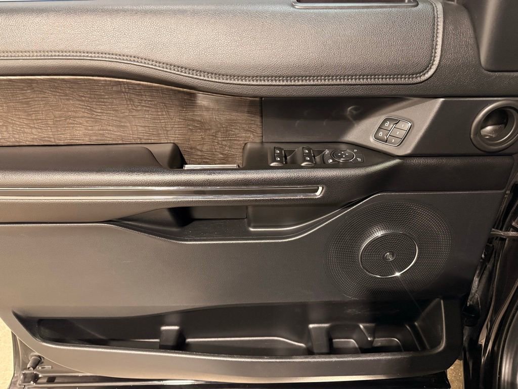 Used 2021 Ford Expedition Limited w/ Cargo Package image 15