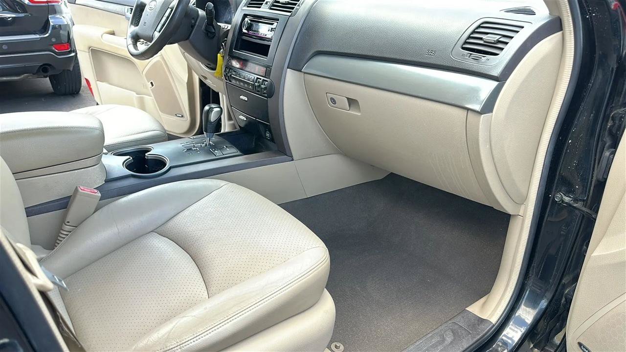 Used 2009 Kia Borrego EX w/ Premium Pkg RWD image 32
