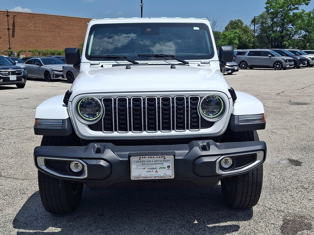 Used 2025 Jeep Wrangler Unlimited Sahara AWD/4WD image 8