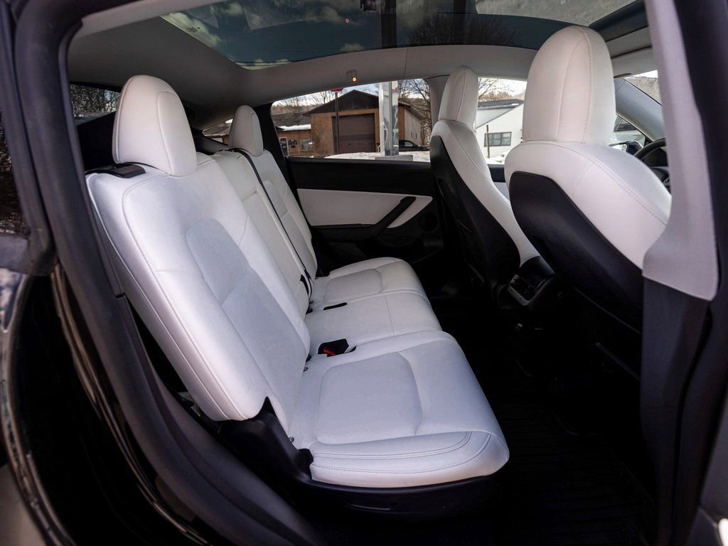 Used 2021 Tesla Model Y Long Range image 23