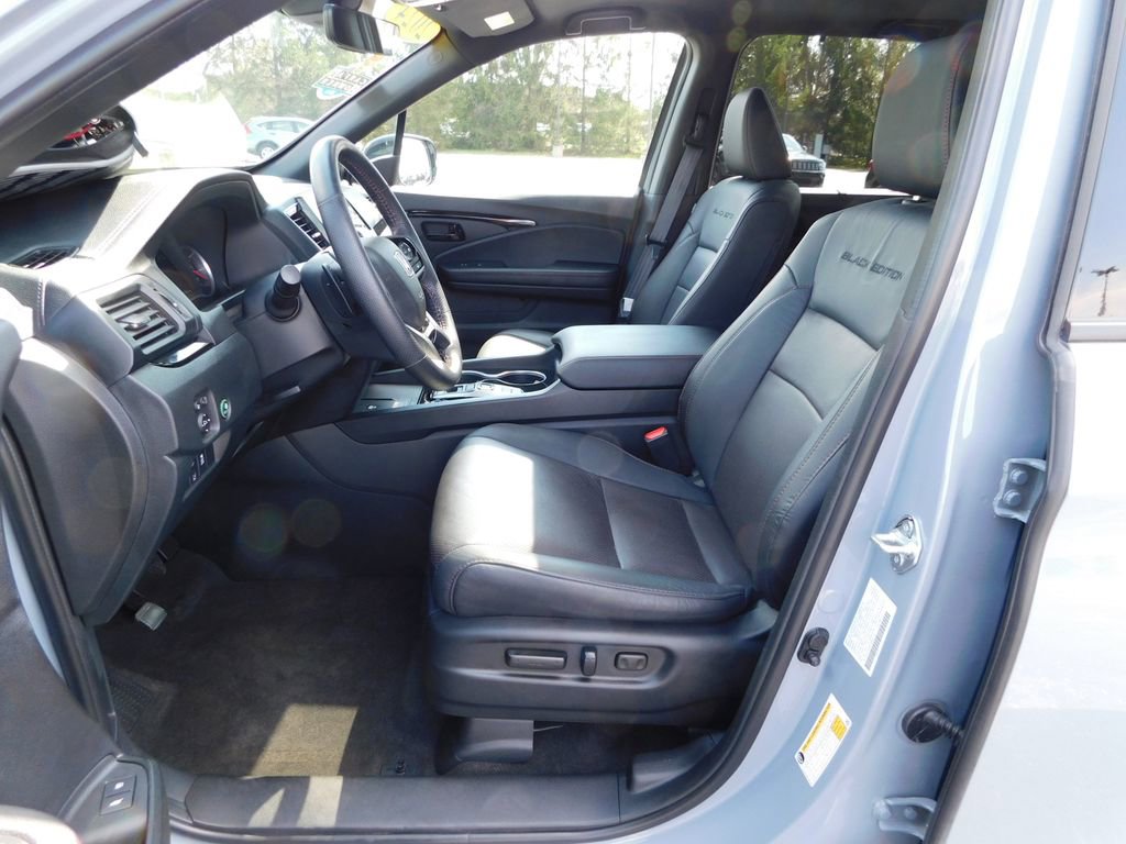 Used 2024 Honda Passport Black Edition image 13