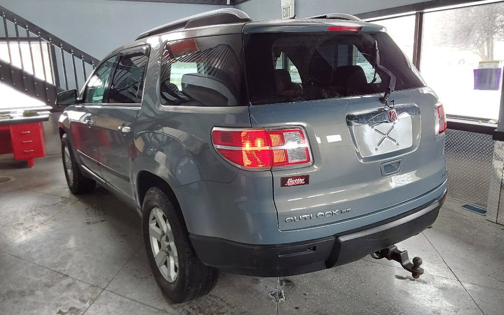Used 2008 Saturn Outlook XE FWD image 10