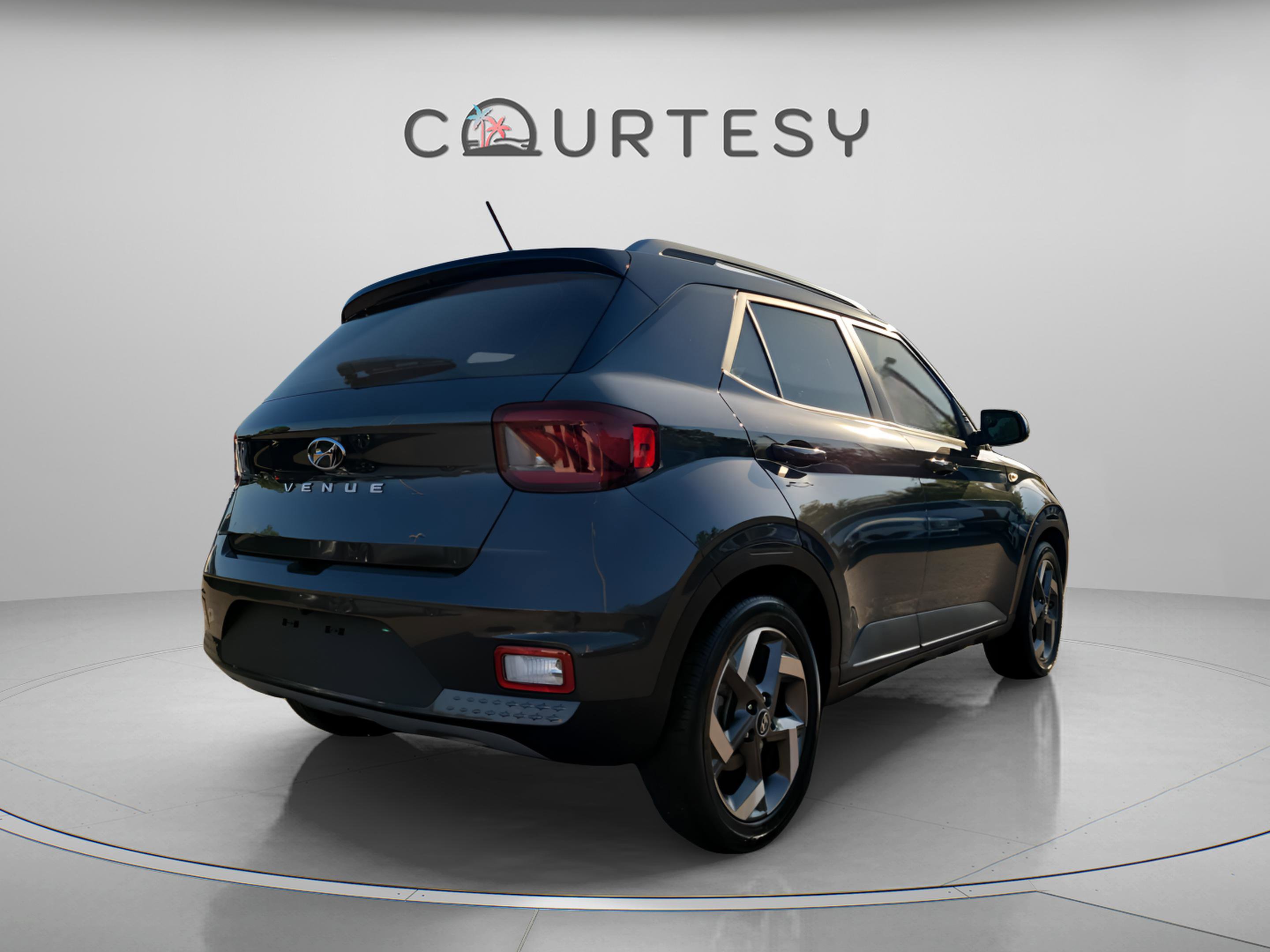 Certified 2024 Hyundai Venue Limited image 3