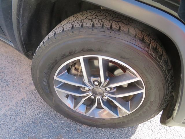 Used 2019 Jeep Grand Cherokee Limited w/ Luxury Group II image 12