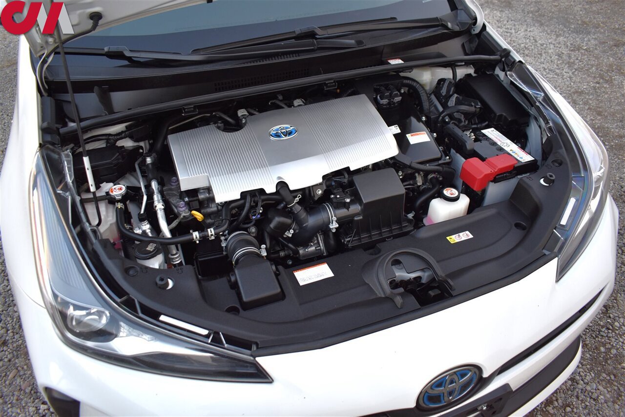Used 2021 Toyota Prius LE FWD image 32