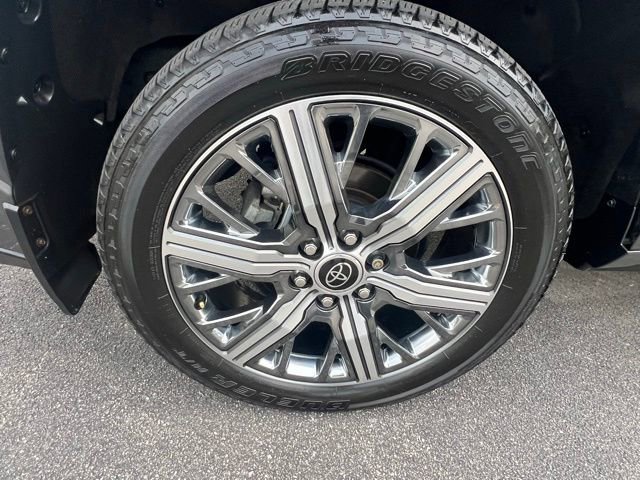 Used 2023 Toyota Sequoia Capstone AWD/4WD image 31