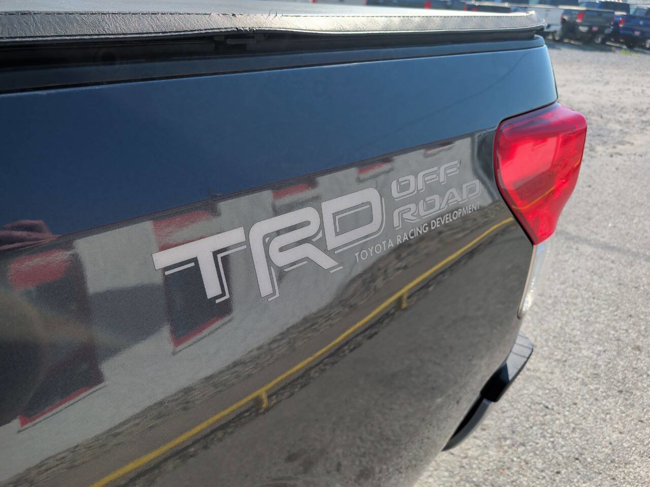 Used 2012 Toyota Tundra 4x4 Double Cab image 12