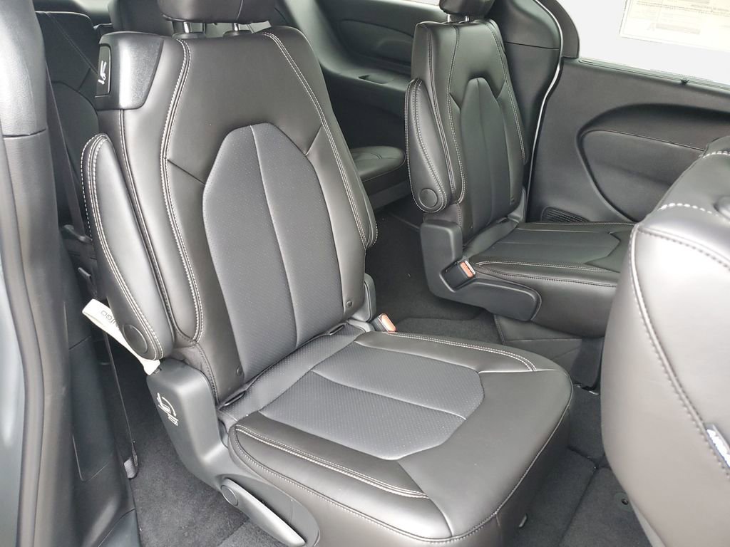 New 2026 Chrysler Voyager LX image 29