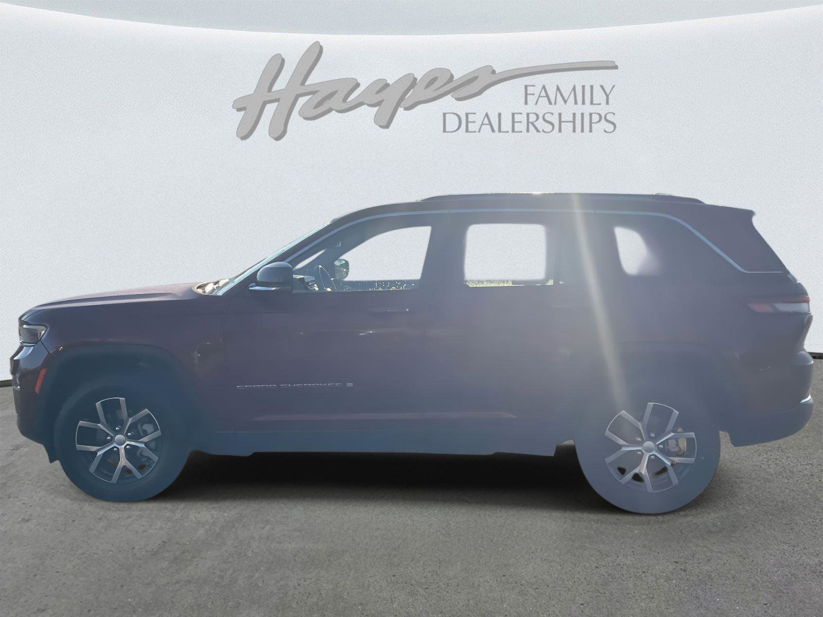 Used 2023 Jeep Grand Cherokee Limited image 31