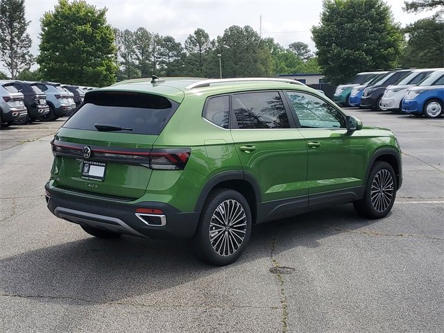New 2025 Volkswagen Taos SE image 4