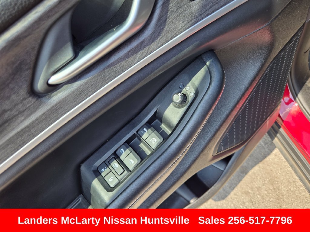 Used 2024 Jeep Grand Cherokee L Limited w/ Black Appearance Package AWD/4WD image 24
