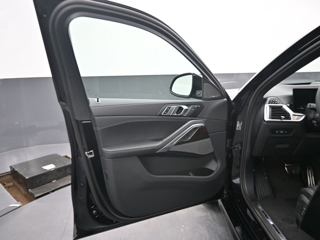 New 2026 BMW X6 xDrive40i w/ Premium Package image 10