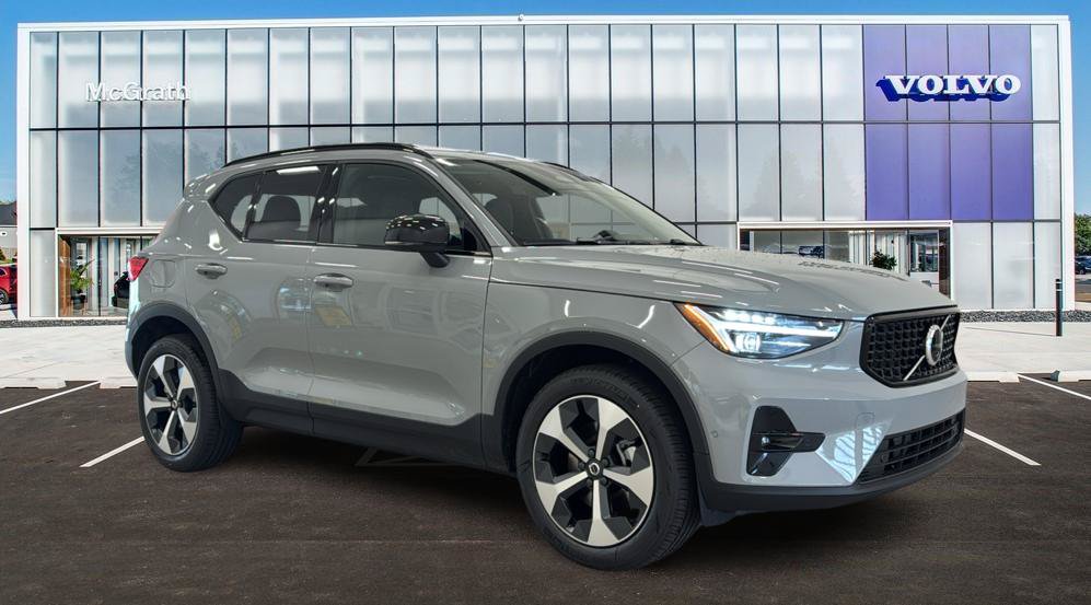New 2026 Volvo XC40 B5 Plus w/ Protection Package Premier