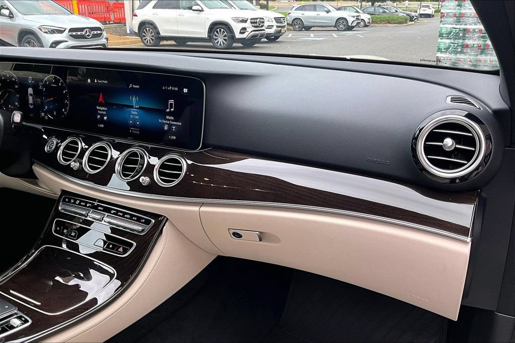 Used 2022 Mercedes-Benz E 350 4MATIC Sedan w/ Driver Assistance Package image 16