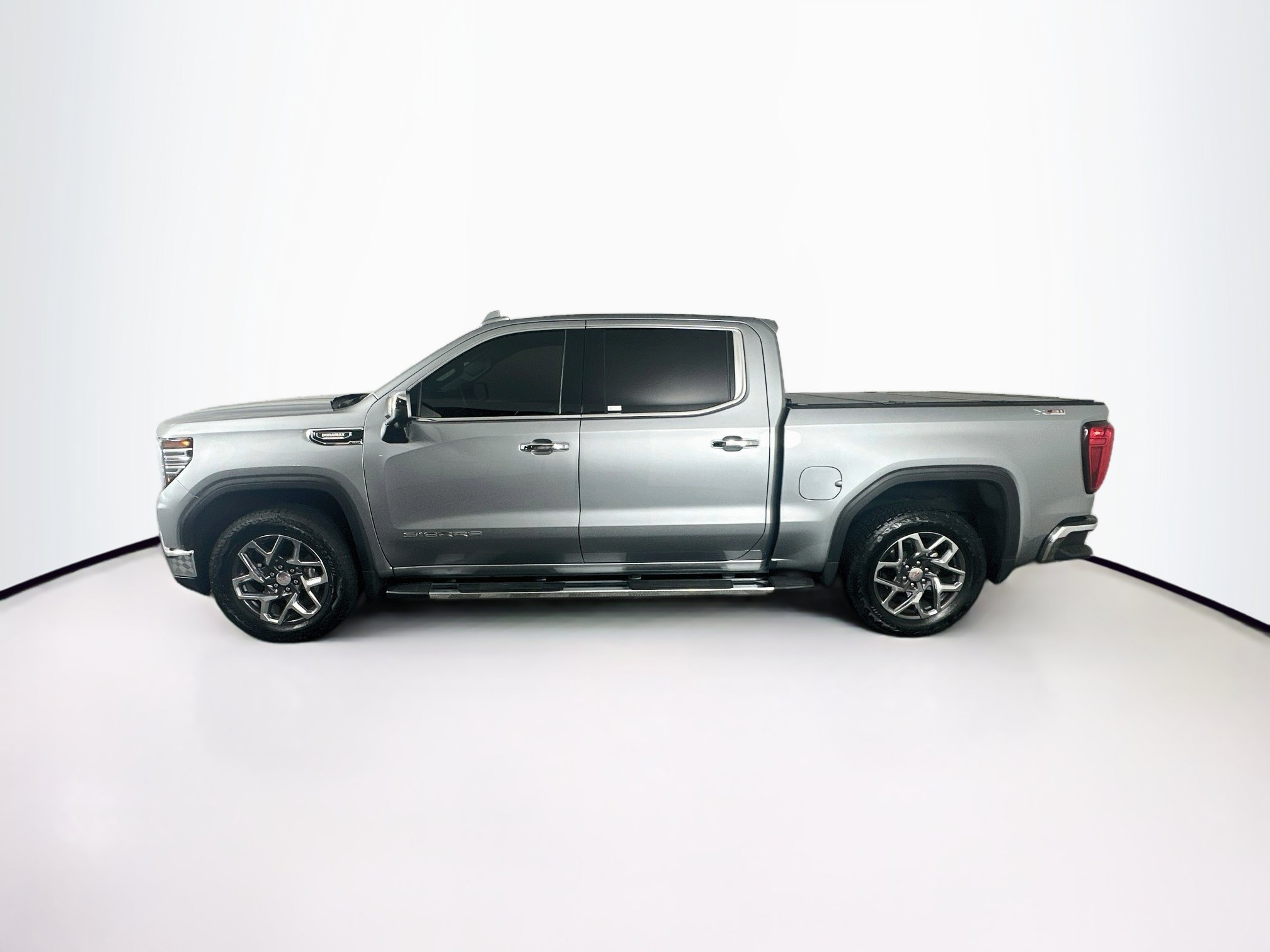 Used 2025 GMC Sierra 1500 SLT w/ SLT Premium Plus Package AWD/4WD image 4