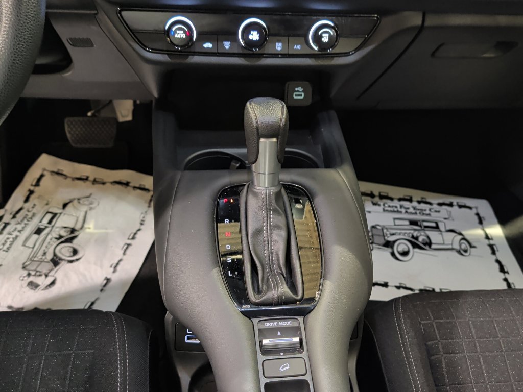 Used 2023 Honda HR-V LX image 18