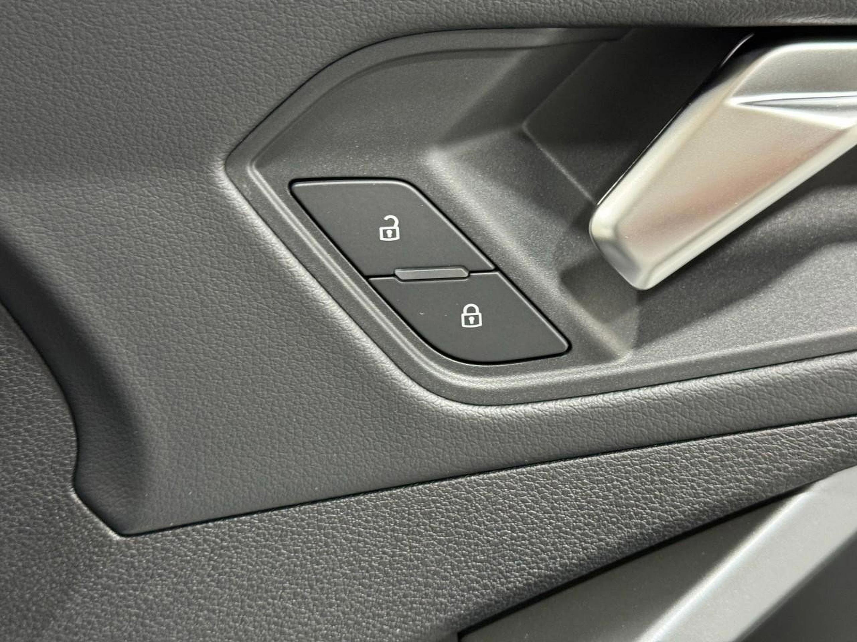 New 2025 Audi Q3 2.0T Premium image 22