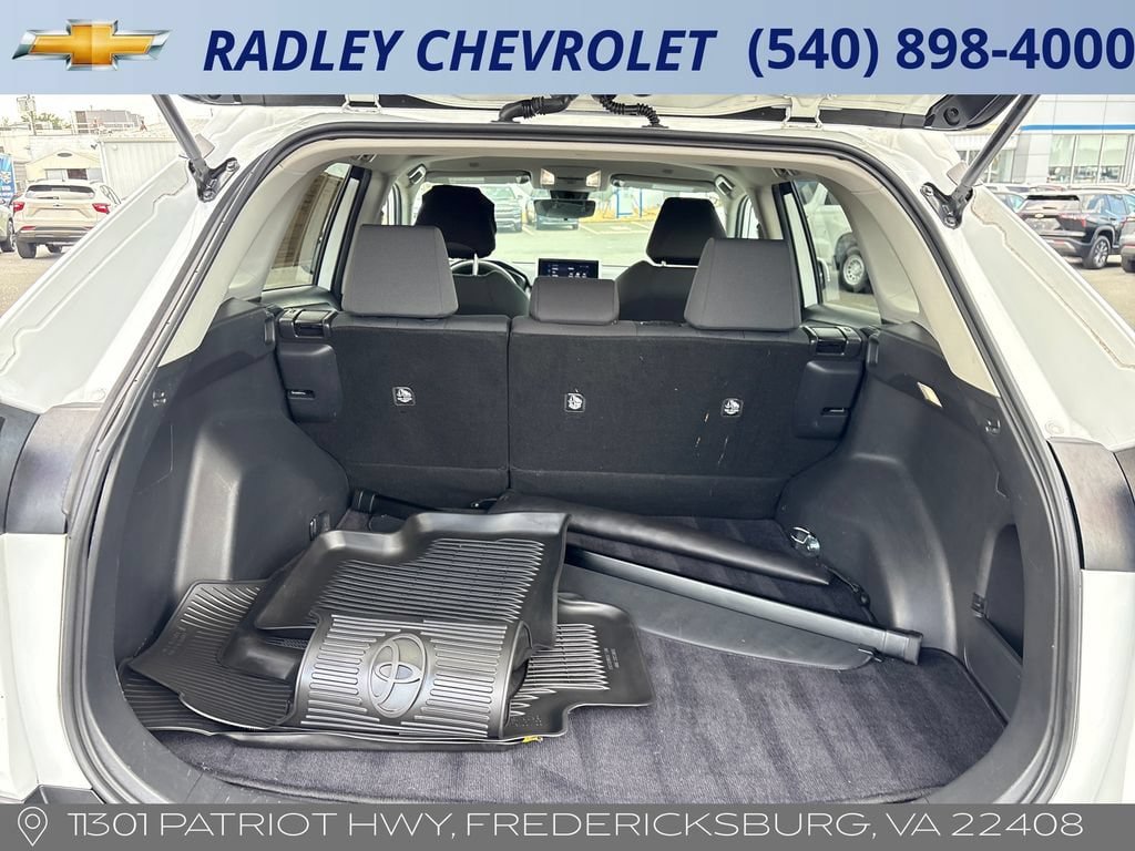 Used 2023 Toyota RAV4 XLE AWD/4WD image 14