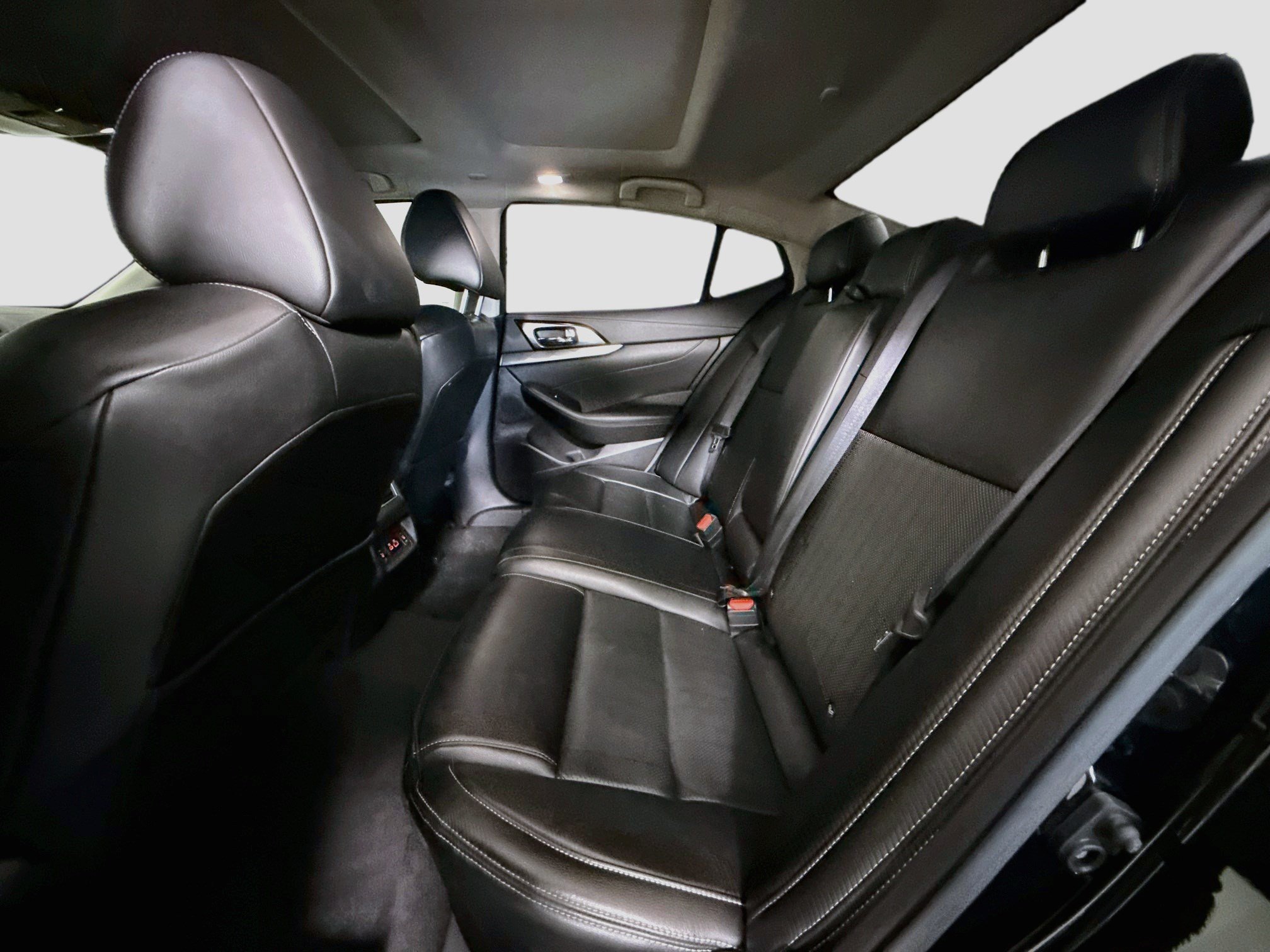 Used 2023 Nissan Maxima SL FWD image 25