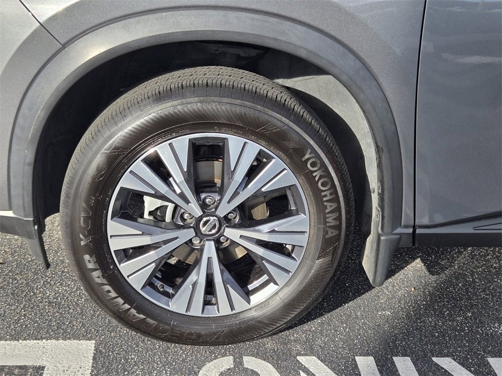 Used 2021 Nissan Rogue SV w/ Premium Package image 10