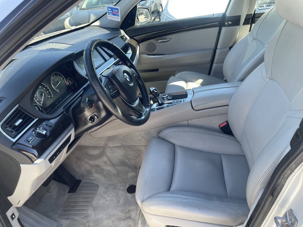 Used 2012 BMW 550i Gran Turismo xDrive AWD/4WD image 9