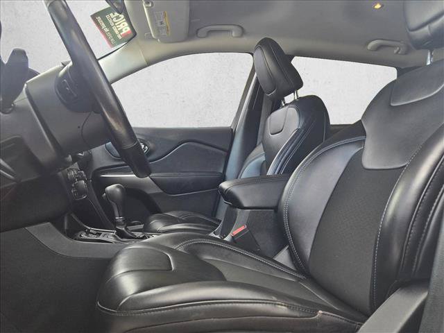 Used 2020 Jeep Cherokee Latitude Plus w/ Cold Weather Group FWD image 15