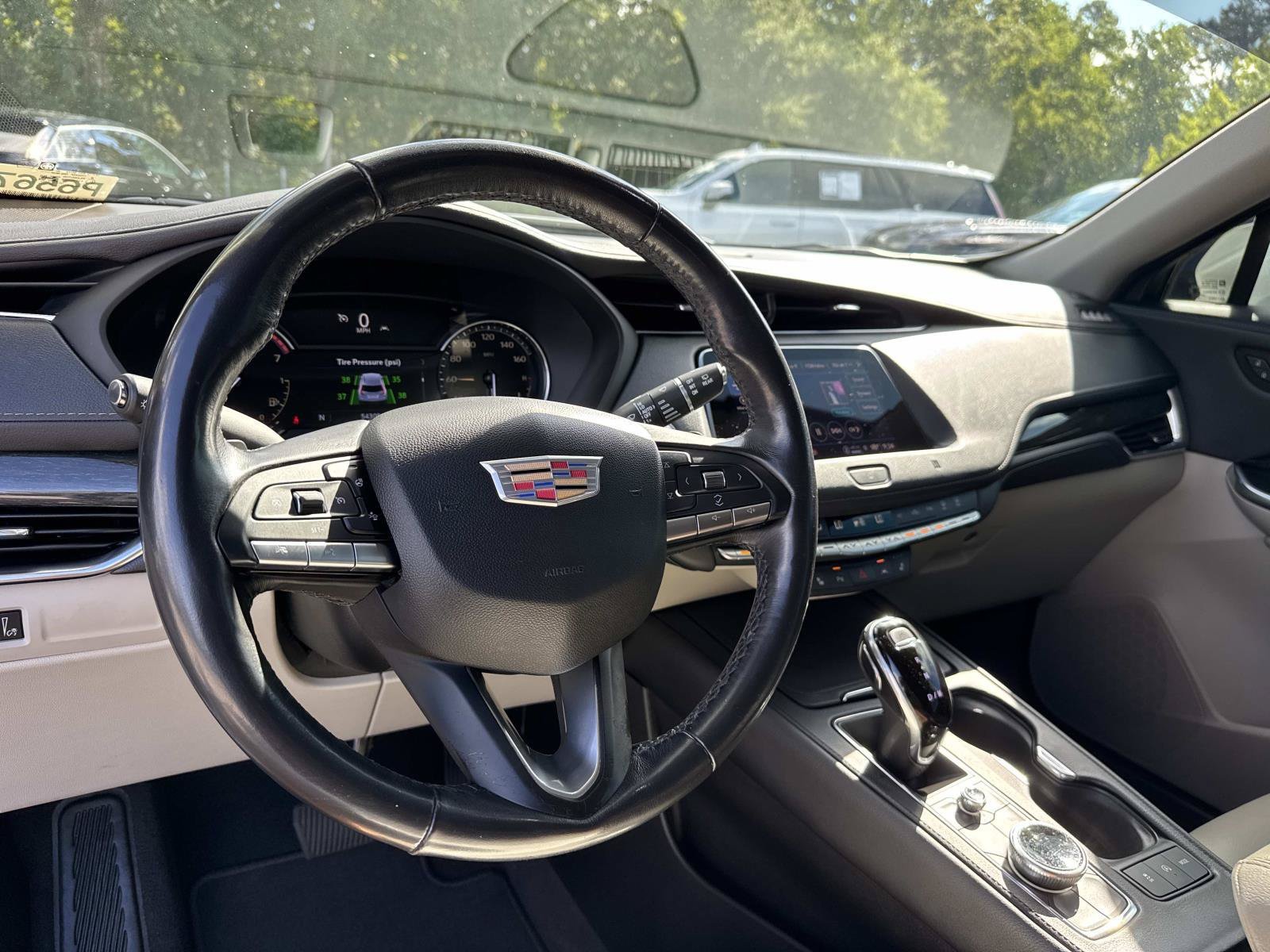 Used 2021 Cadillac XT4 Premium Luxury w/ Cold Weather Package FWD image 16