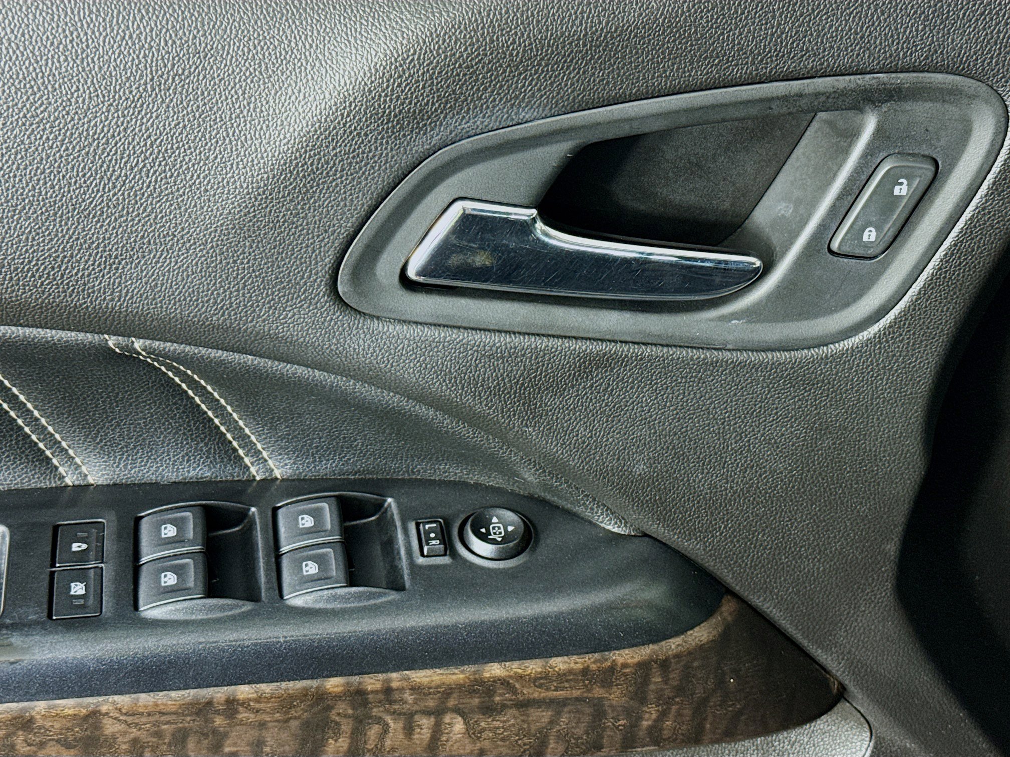 Used 2021 GMC Canyon Denali image 22