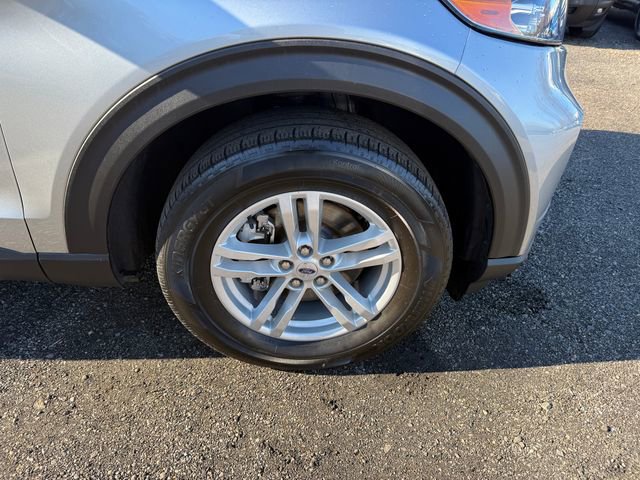 Used 2022 Ford Explorer XLT w/ Equipment Group 202A image 28