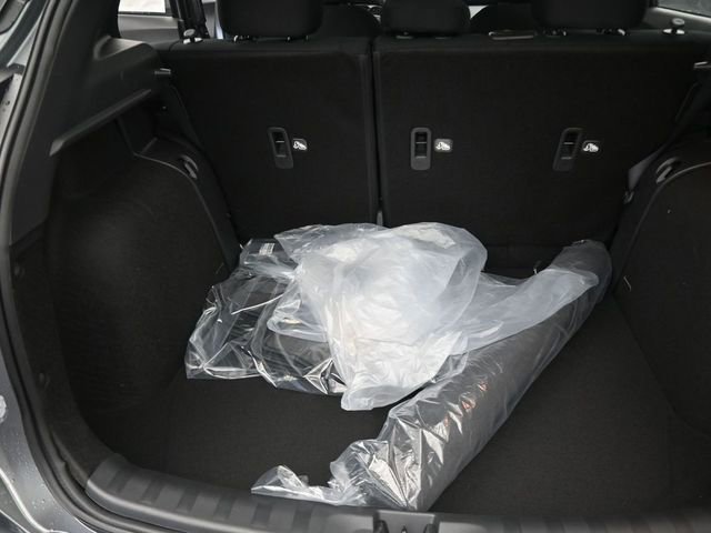 Used 2025 Nissan Kicks Play S image 9