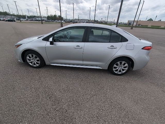 Used 2025 Toyota Corolla LE image 9