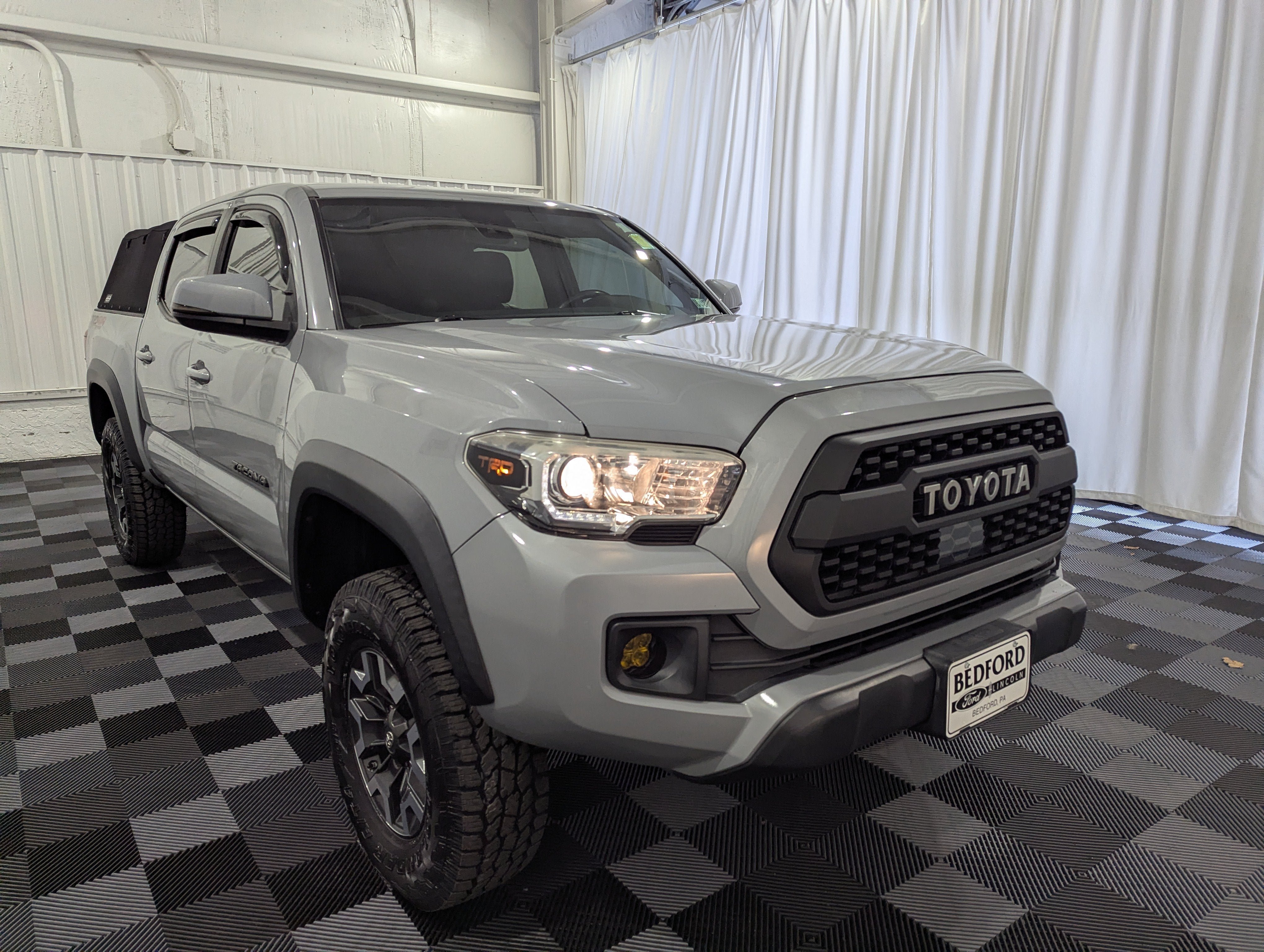 Used 2019 Toyota Tacoma TRD Off-Road AWD/4WD image 5