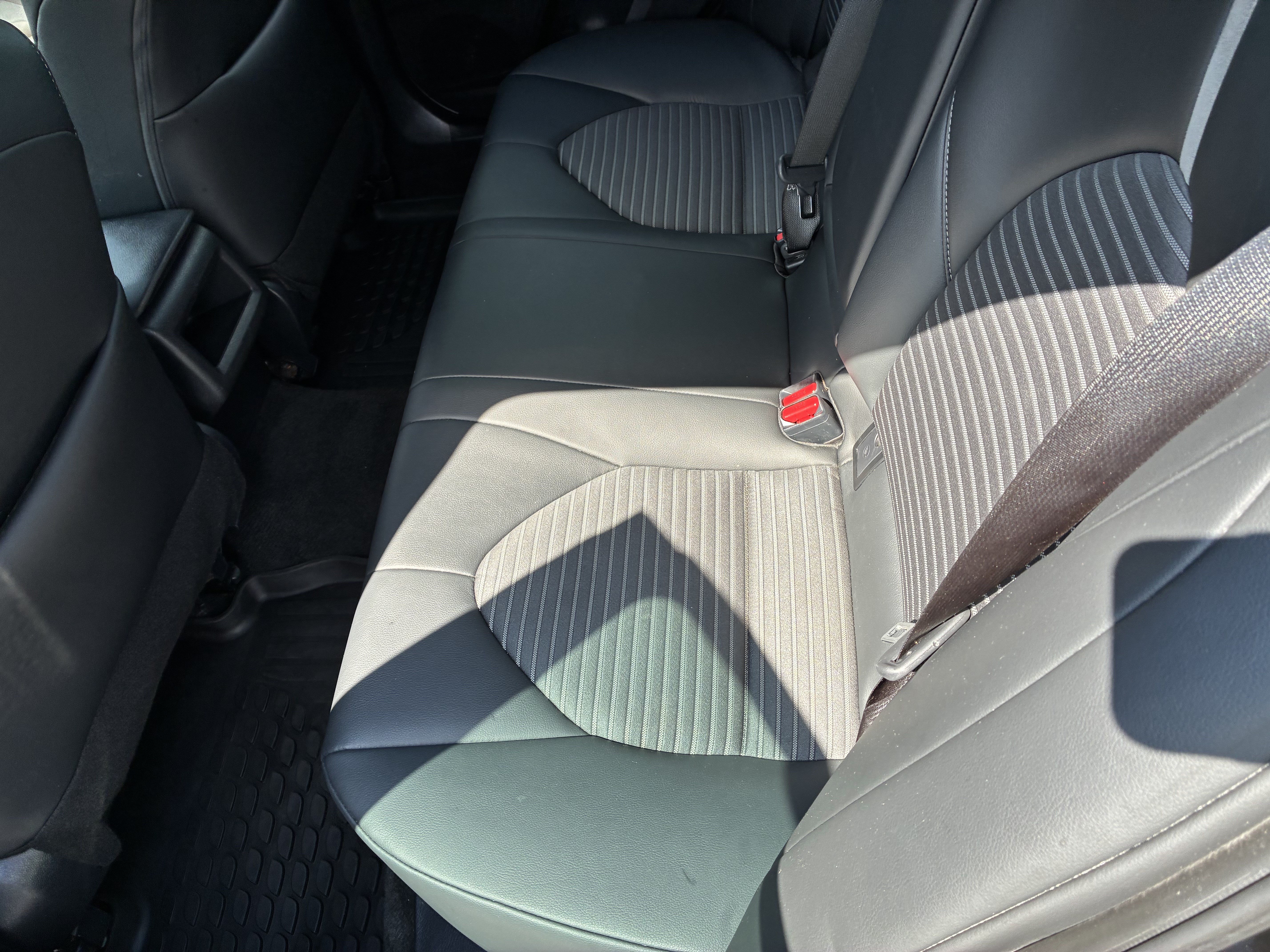 Used 2024 Toyota Camry SE FWD image 12