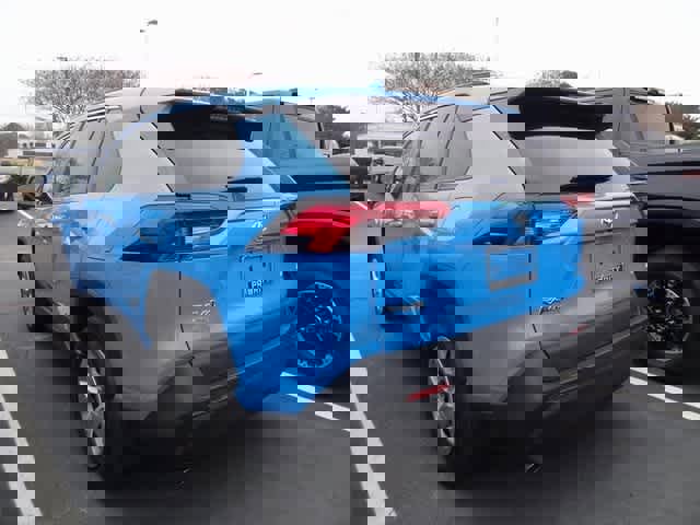 Used 2019 Toyota RAV4 LE image 4