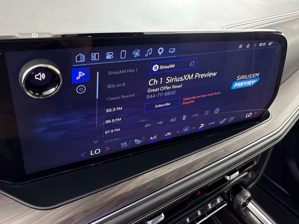 Used 2025 Chevrolet Suburban Premier AWD/4WD image 37