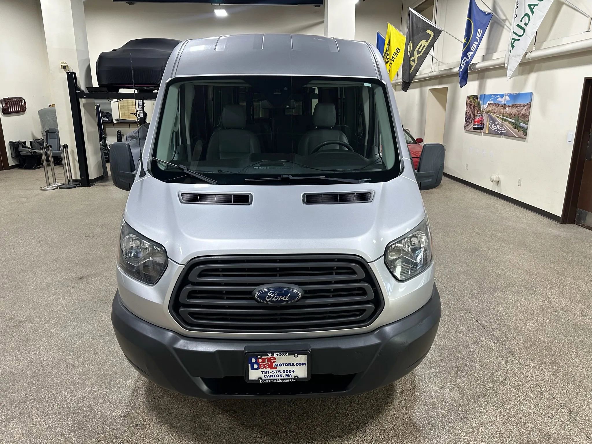 Used 2015 Ford Transit 250 148 Medium Roof RWD image 5