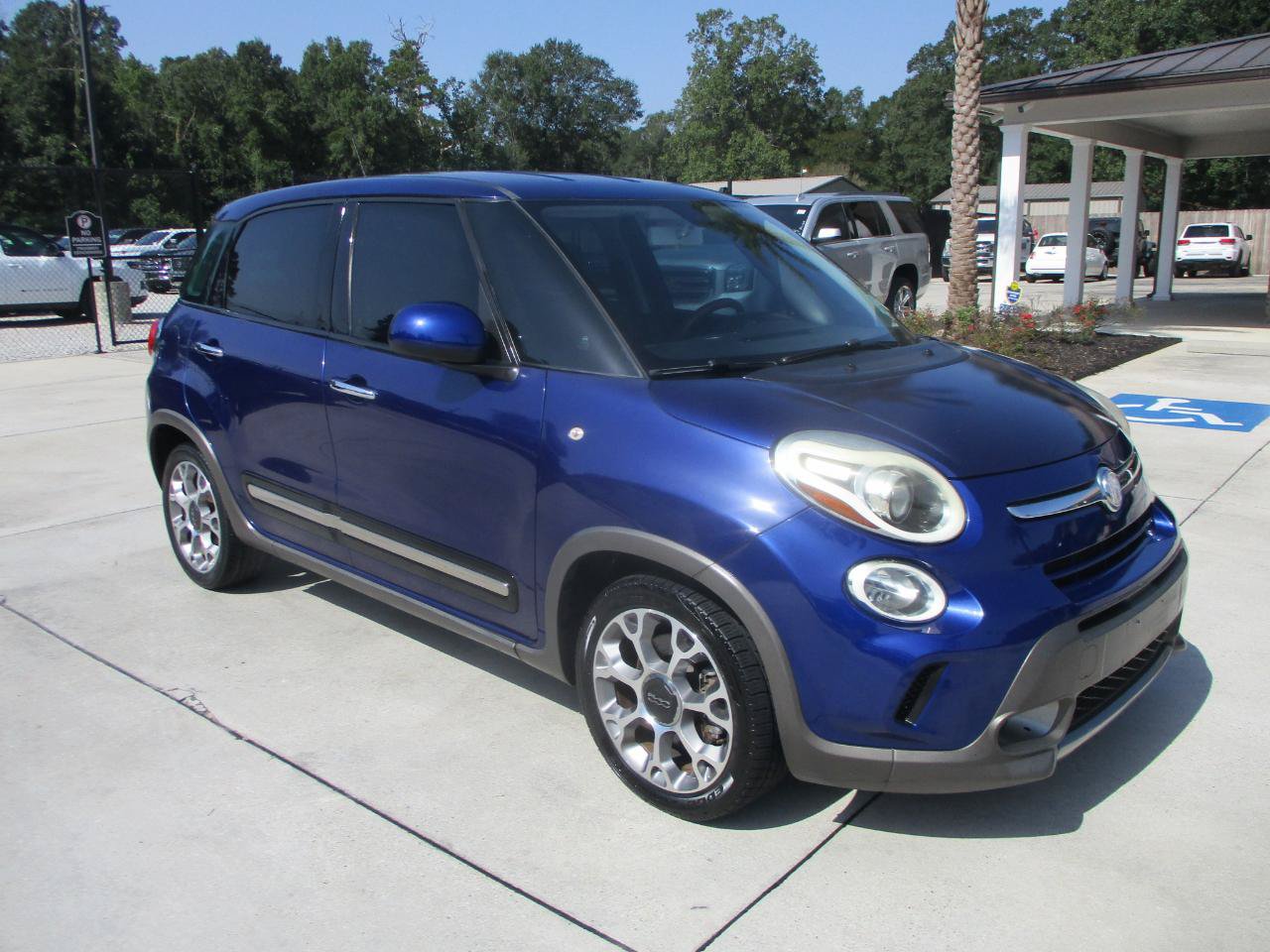 Used 2015 FIAT 500L Trekking FWD image 2