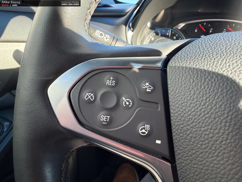 Used 2023 Chevrolet Traverse LT w/ LPO, Floor Liner Package FWD image 23