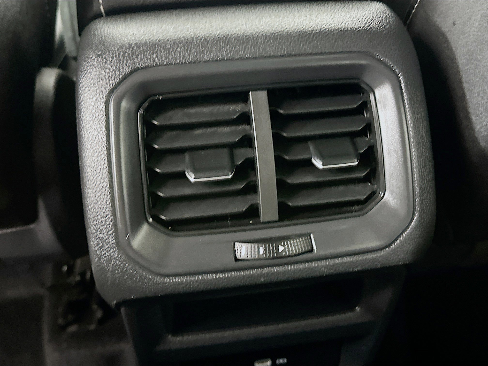 Used 2024 Volkswagen Taos SE image 26