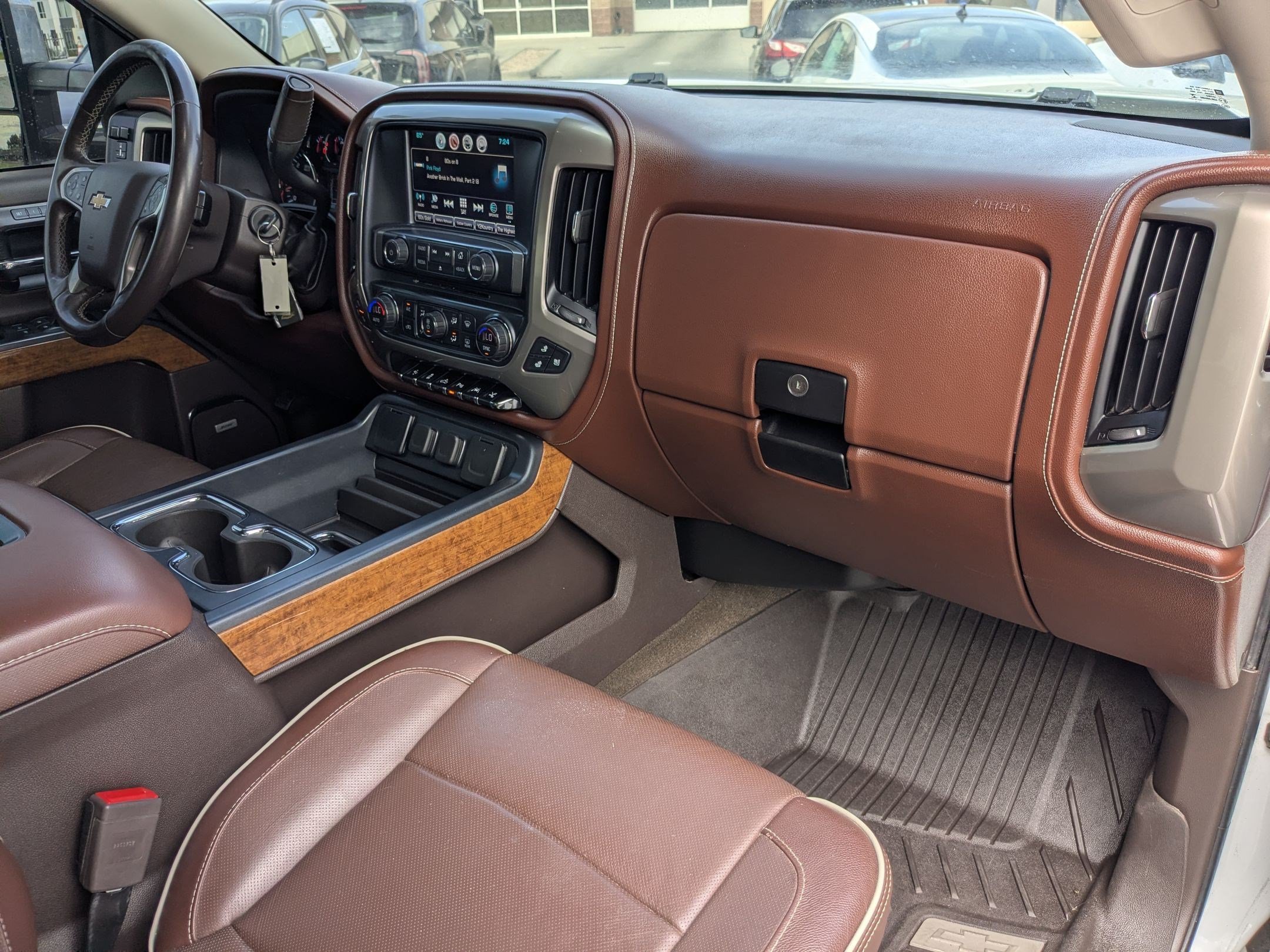 Used 2017 Chevrolet Silverado 1500 High Country w/ High Desert Package AWD/4WD image 28