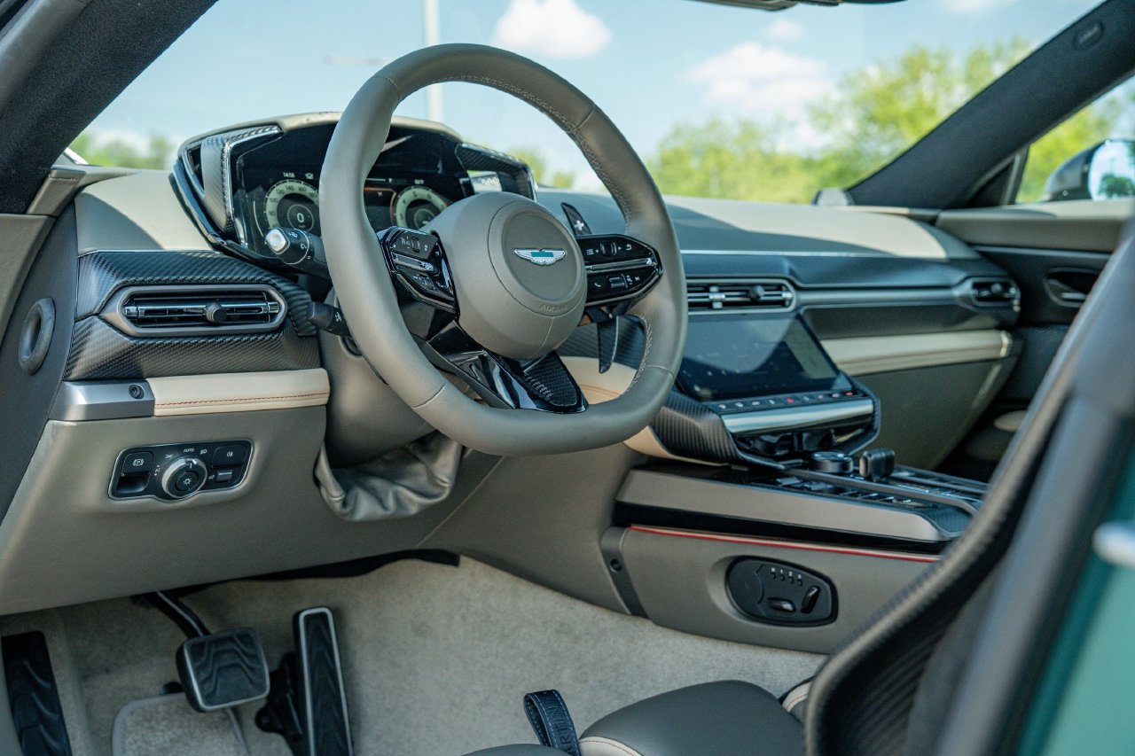 New 2026 Aston Martin Vanquish RWD image 17